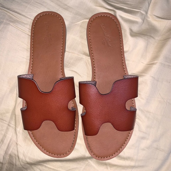 Universal Thread Shoes - UNIVERSAL THREAD SANDALS